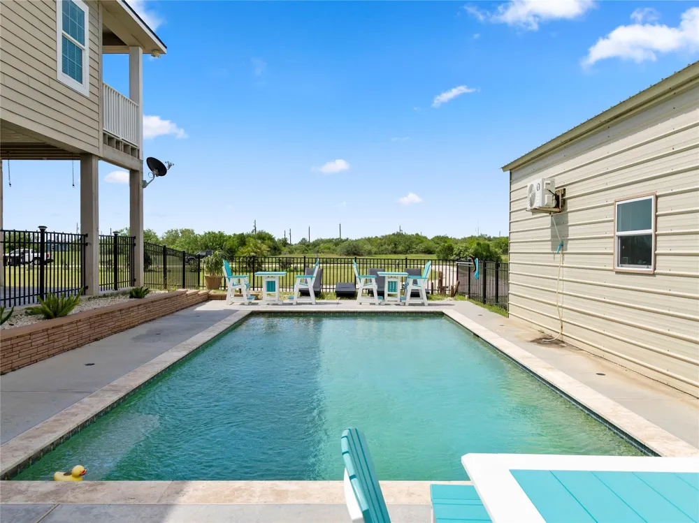 213 Porpoise Dr Drive Palacios, TX 77465