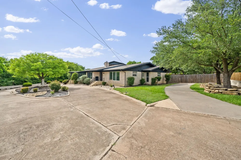 801 NW 7th Avenue Mineral Wells, TX 76067