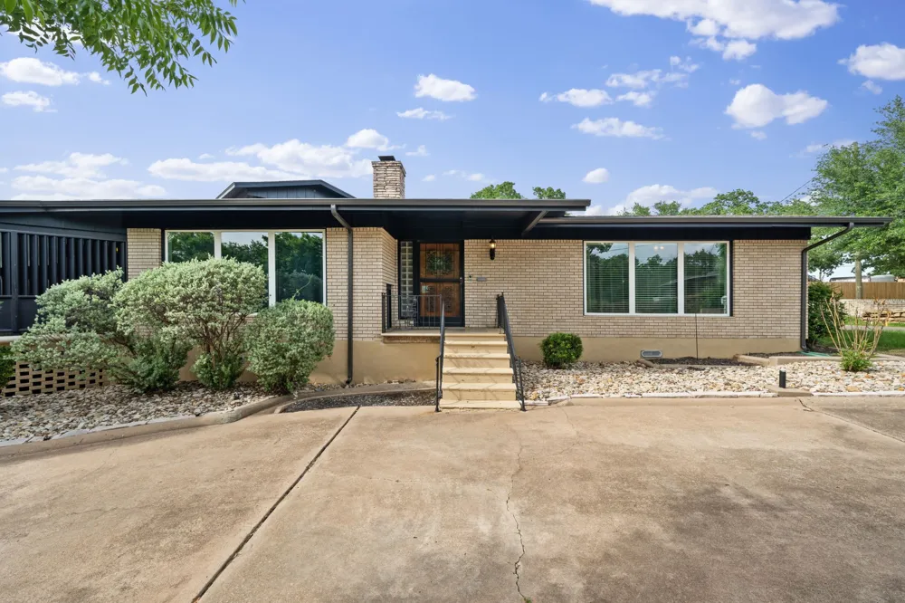 801 NW 7th Avenue Mineral Wells, TX 76067