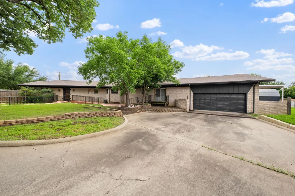 801 NW 7th Avenue Mineral Wells, TX 76067