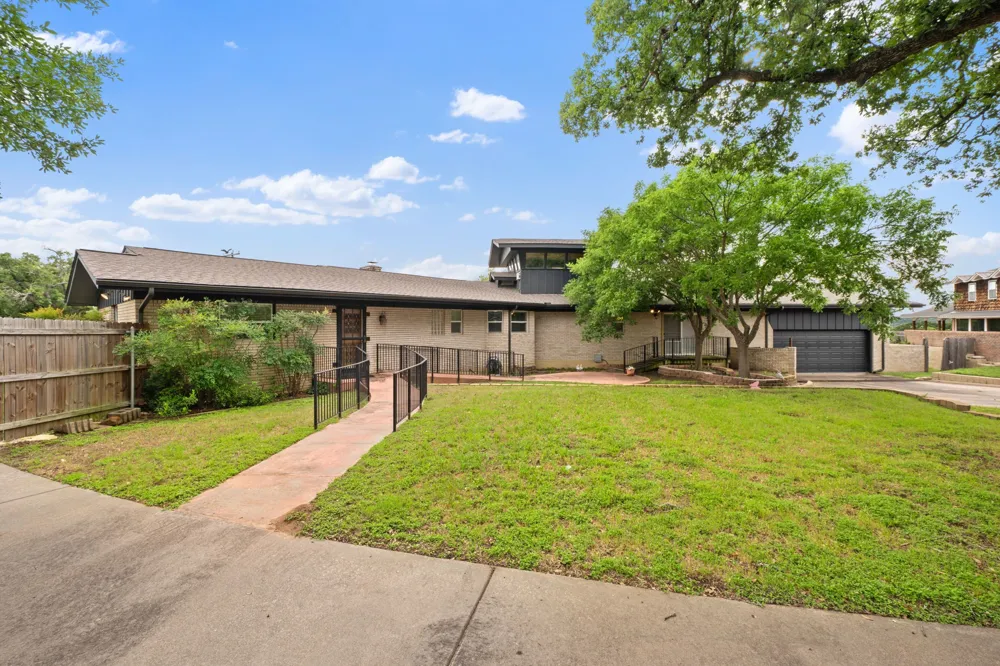 801 NW 7th Avenue Mineral Wells, TX 76067