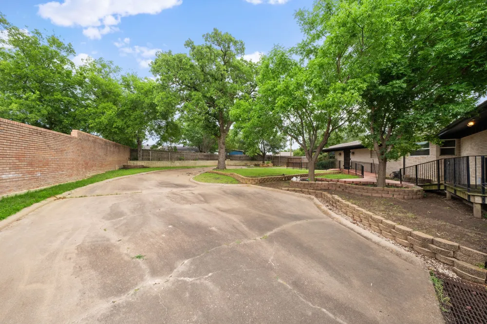 801 NW 7th Avenue Mineral Wells, TX 76067