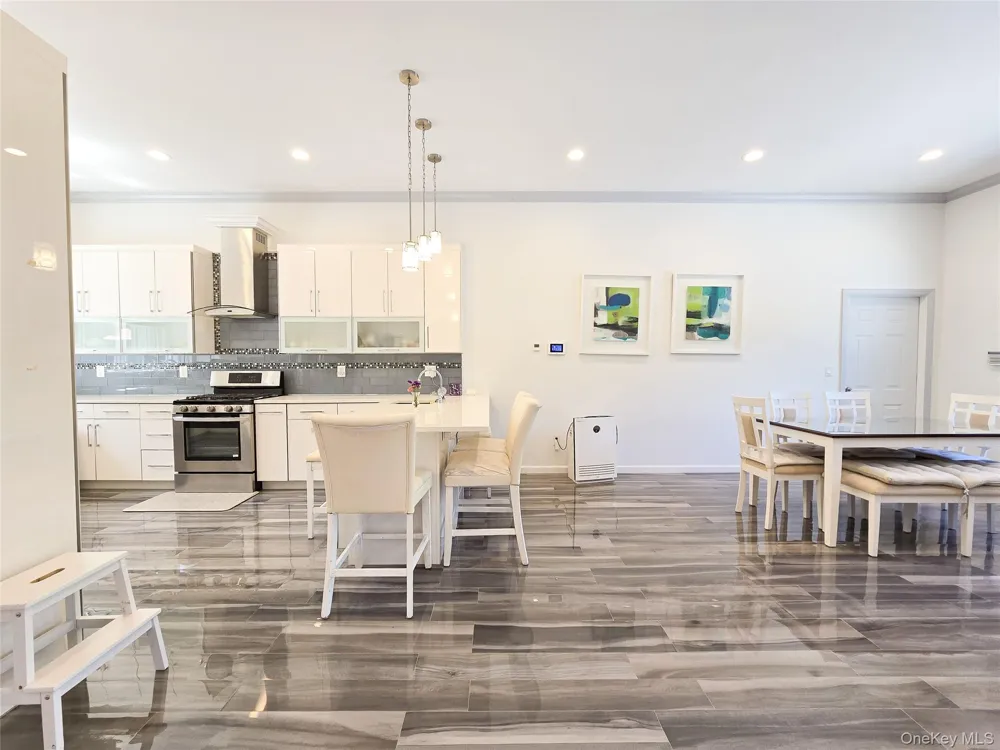 249 Cold Spring Road Syosset, NY 11791
