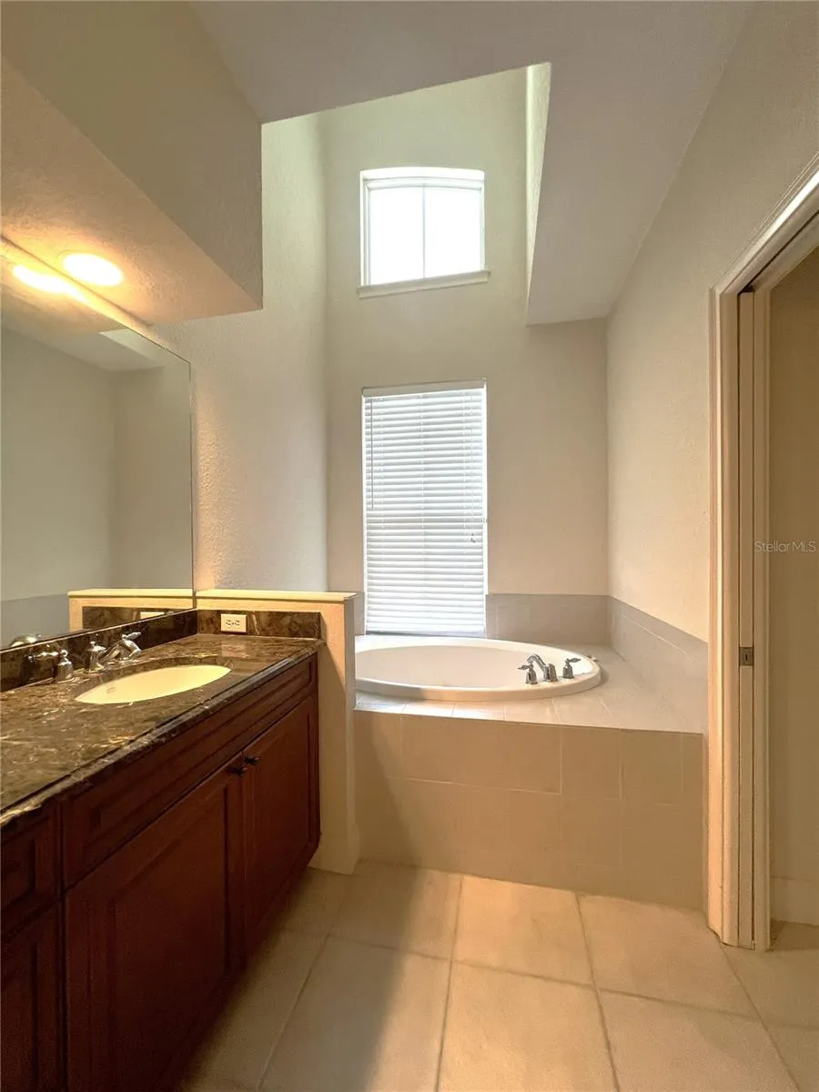 1762 NW 34TH STREET #2 Gainesville, FL 32605