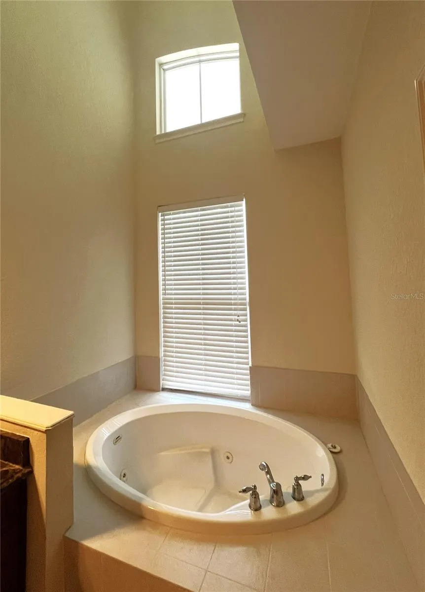 1762 NW 34TH STREET #2 Gainesville, FL 32605
