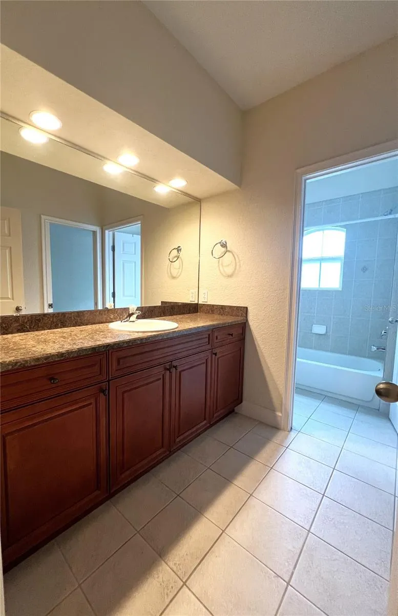 1762 NW 34TH STREET #2 Gainesville, FL 32605