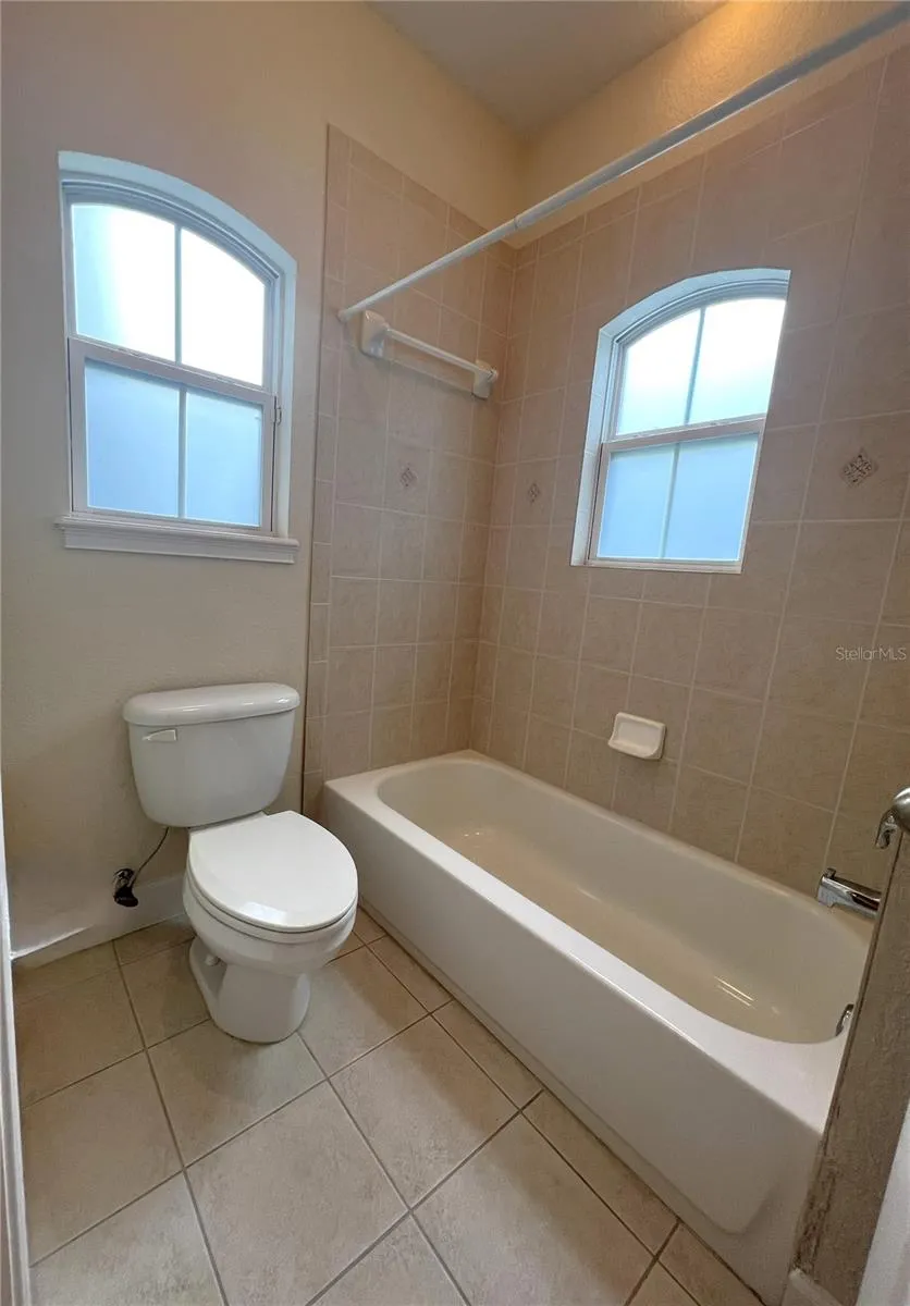 1762 NW 34TH STREET #2 Gainesville, FL 32605