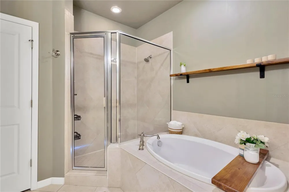 8307 MANOR CLUB CIRCLE #1 Tampa, FL 33647