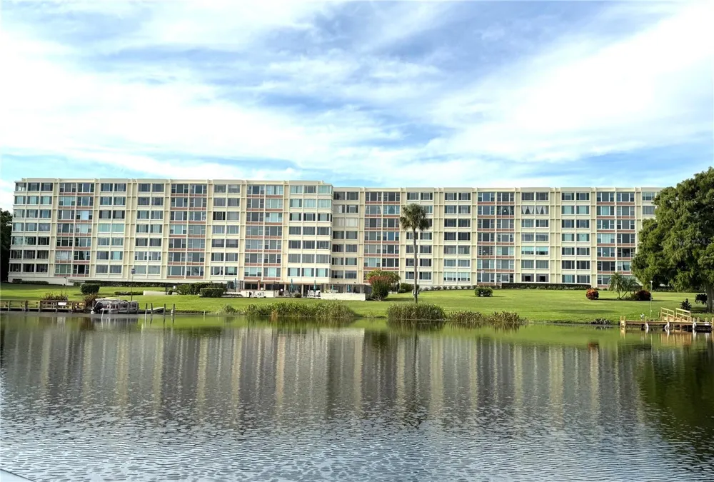 700 MIRROR TERRACE NW #507 Winter Haven, FL 33880