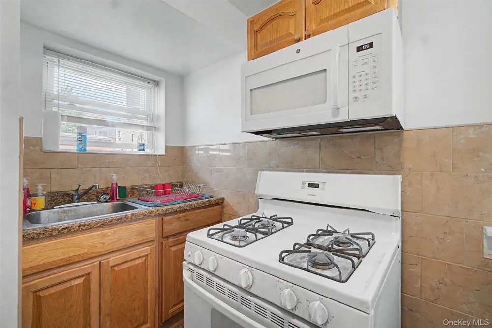 1608 Merry Avenue Bronx, NY 10461