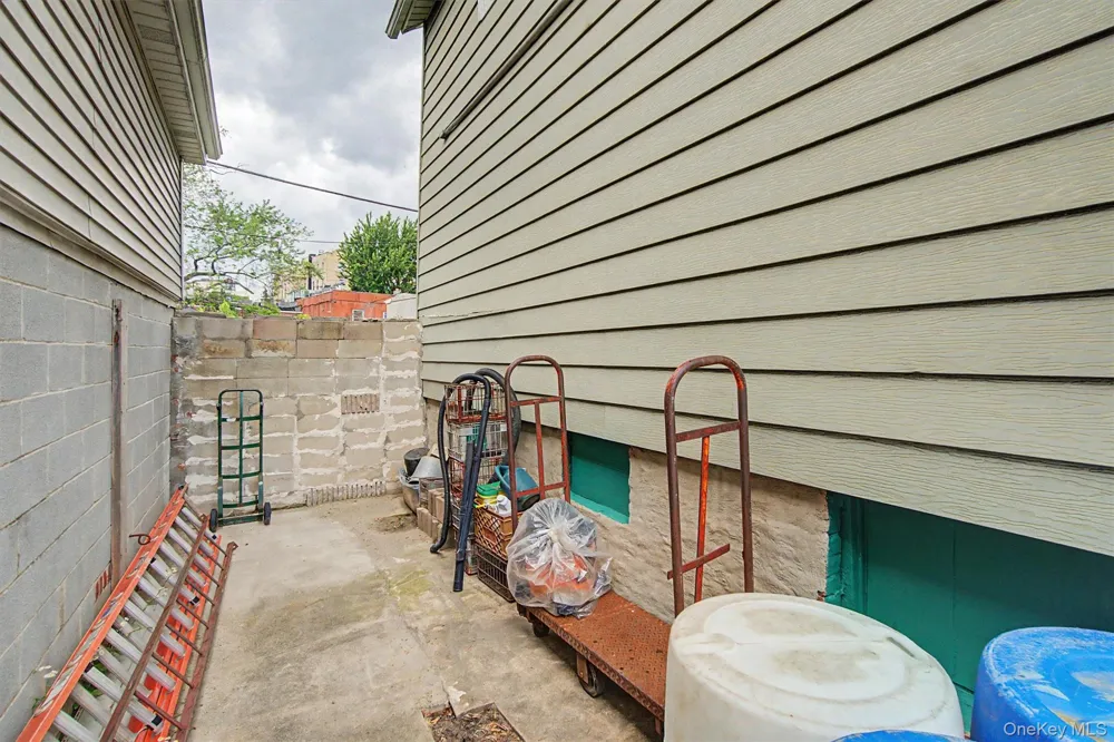 1608 Merry Avenue Bronx, NY 10461