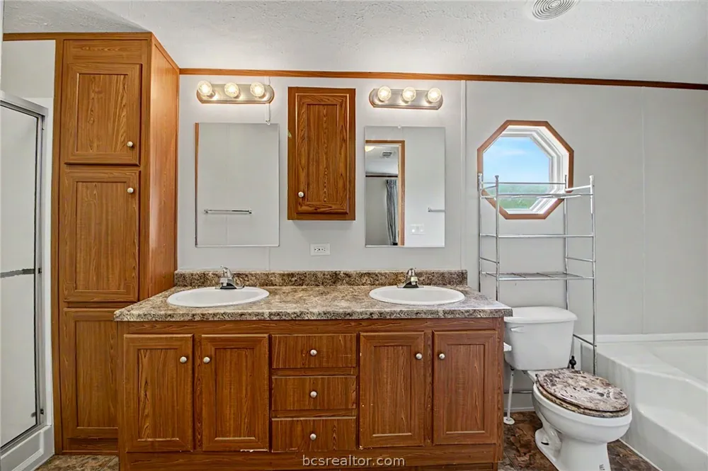 108 Moss Oak Circle Somerville, TX 77879