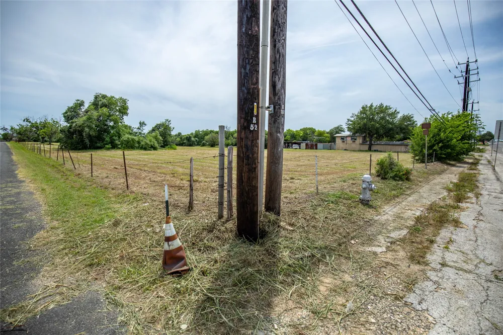7004 Rigsby Avenue San Antonio, TX 78263