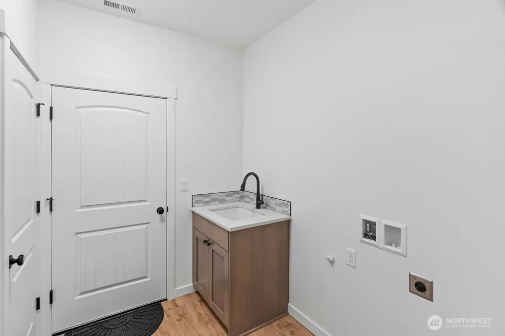 231 Schrute Road Prosser, WA 99350