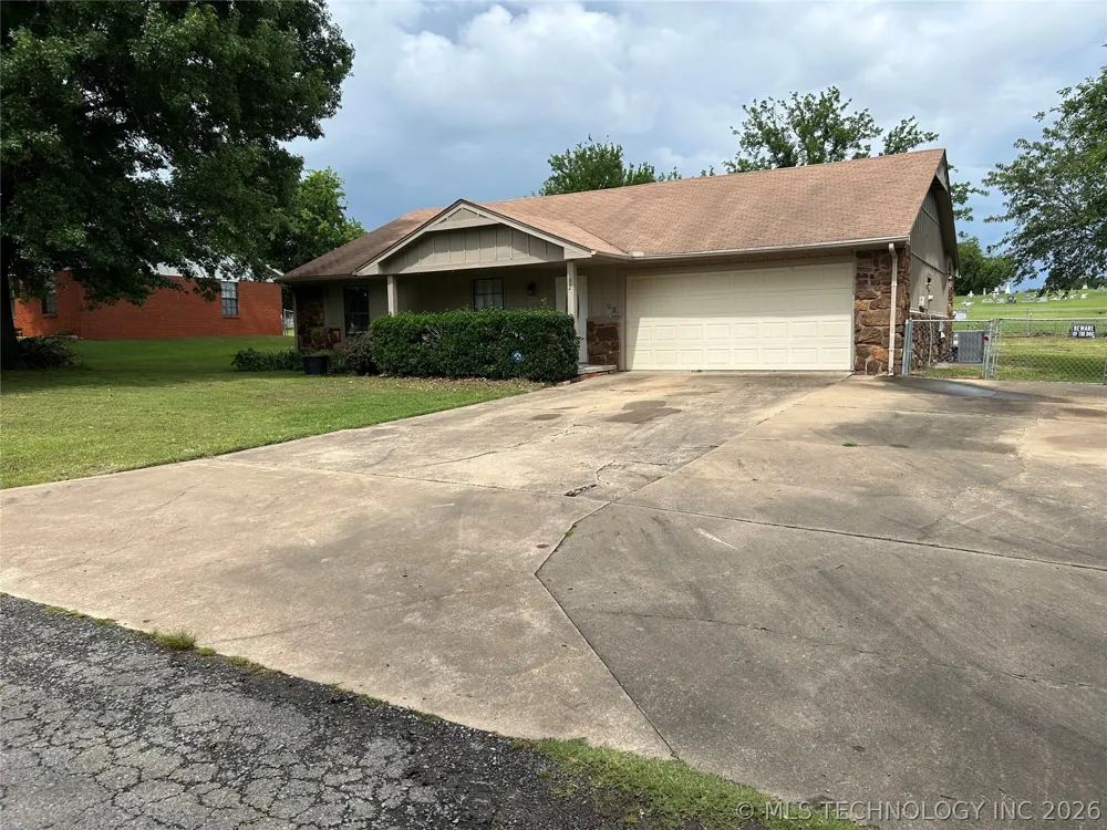 82 S Gladd Road Fort Gibson, OK 74434