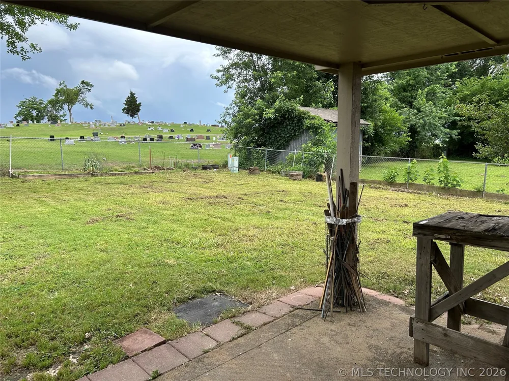 82 S Gladd Road Fort Gibson, OK 74434