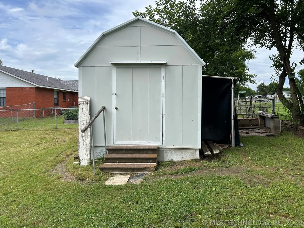 82 S Gladd Road Fort Gibson, OK 74434