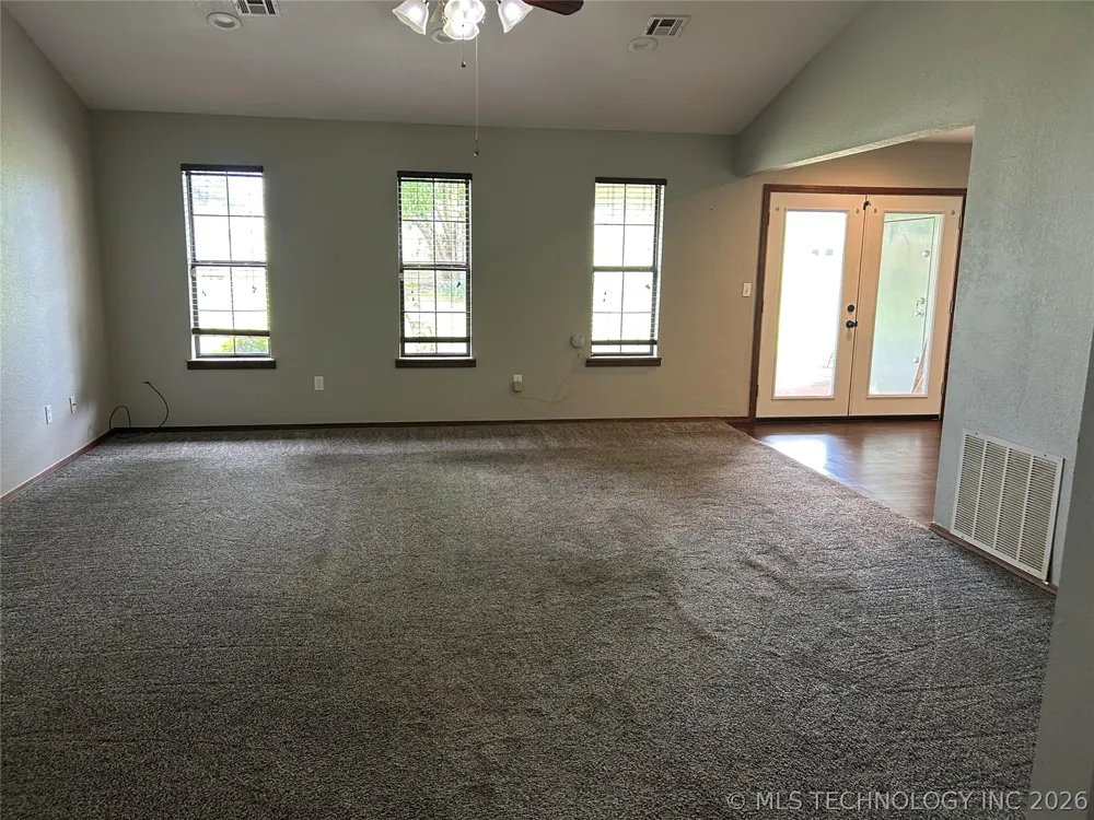 82 S Gladd Road Fort Gibson, OK 74434