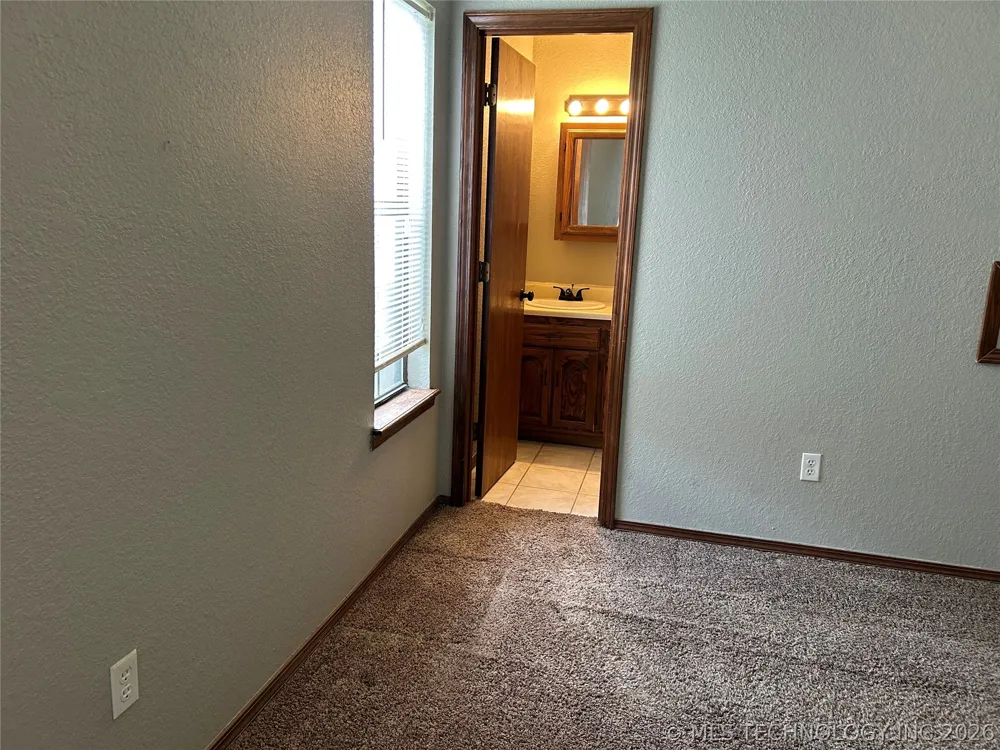 82 S Gladd Road Fort Gibson, OK 74434