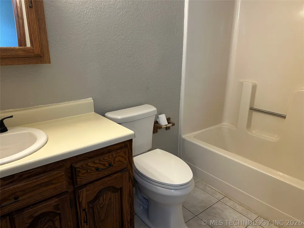 82 S Gladd Road Fort Gibson, OK 74434