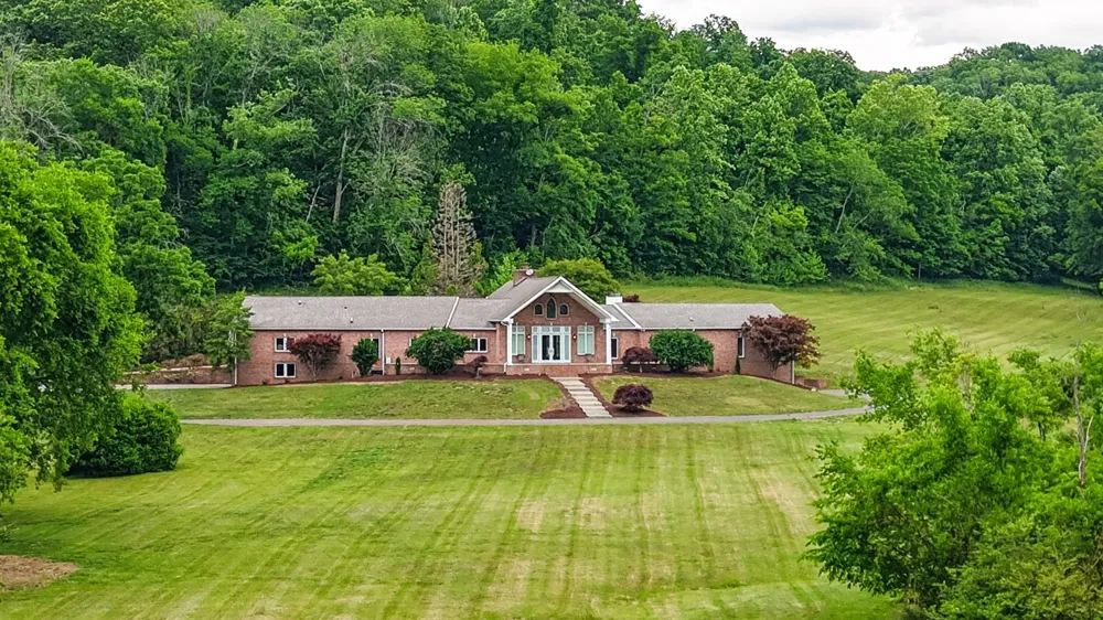 395B Allen Rd Goodlettsville, TN 37072