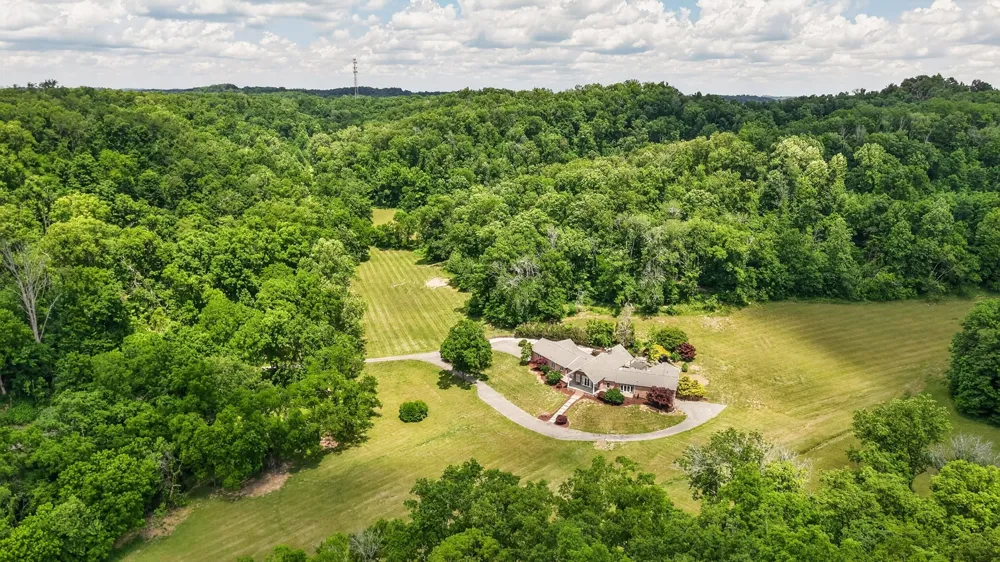 395B Allen Rd Goodlettsville, TN 37072