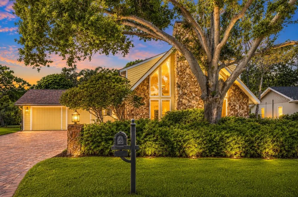 1944 LEVINE LANE Clearwater, FL 33760