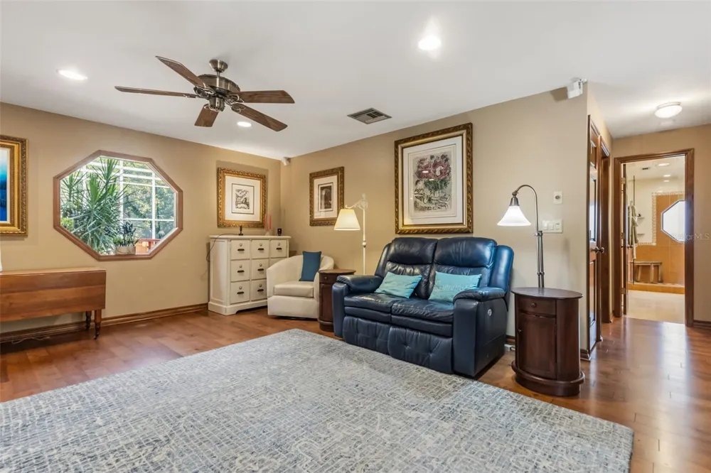 1944 LEVINE LANE Clearwater, FL 33760
