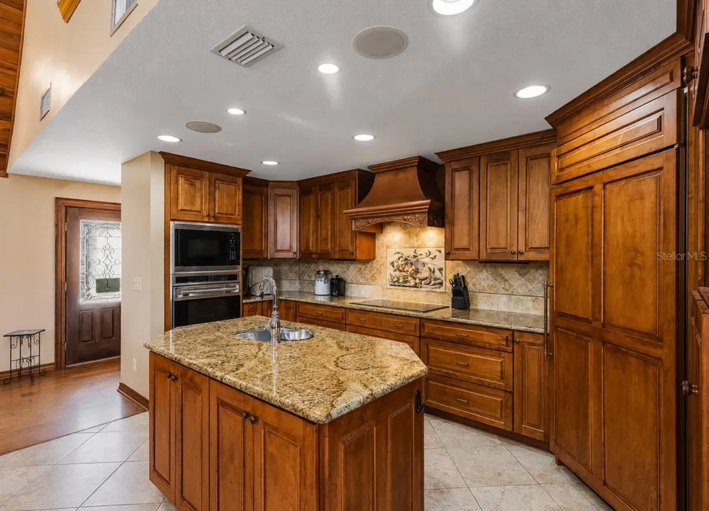 1944 LEVINE LANE Clearwater, FL 33760