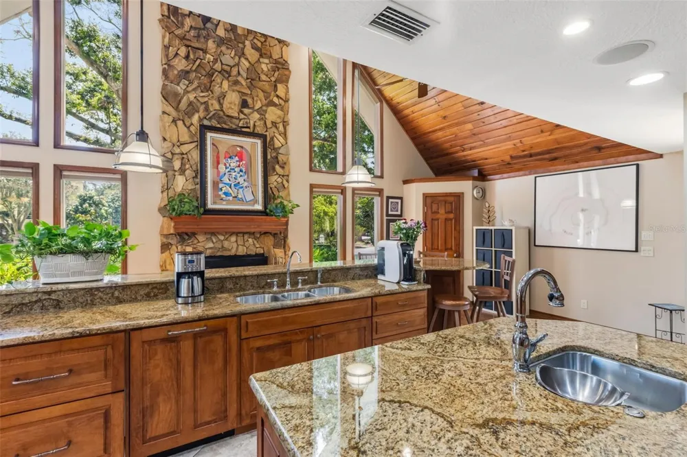 1944 LEVINE LANE Clearwater, FL 33760