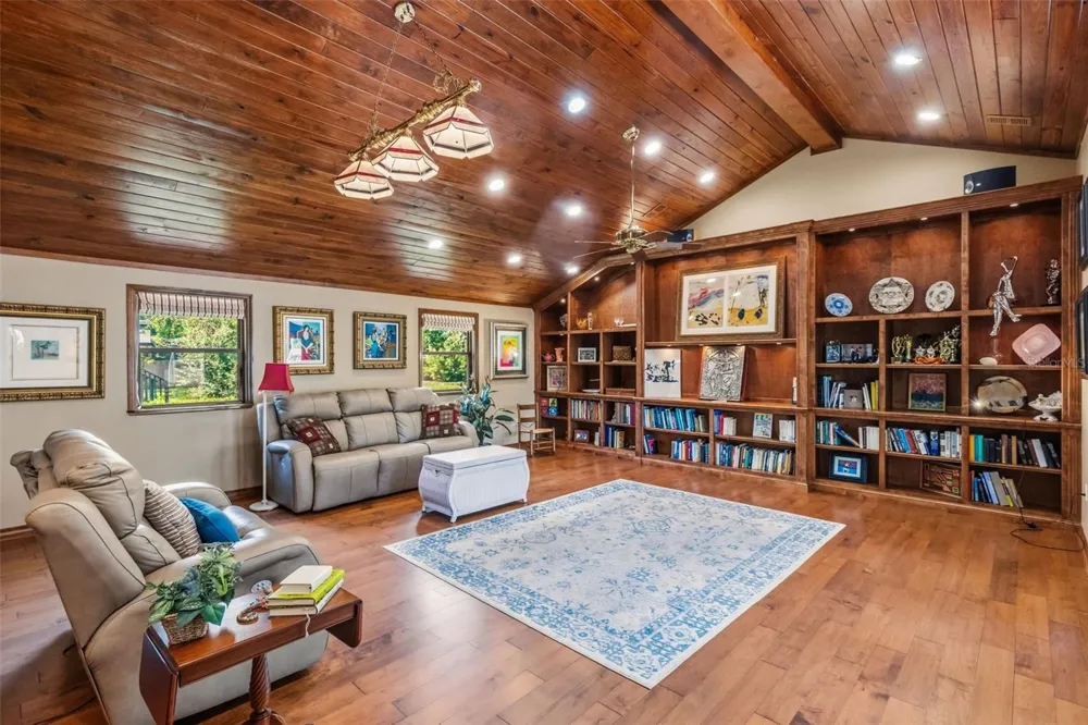 1944 LEVINE LANE Clearwater, FL 33760