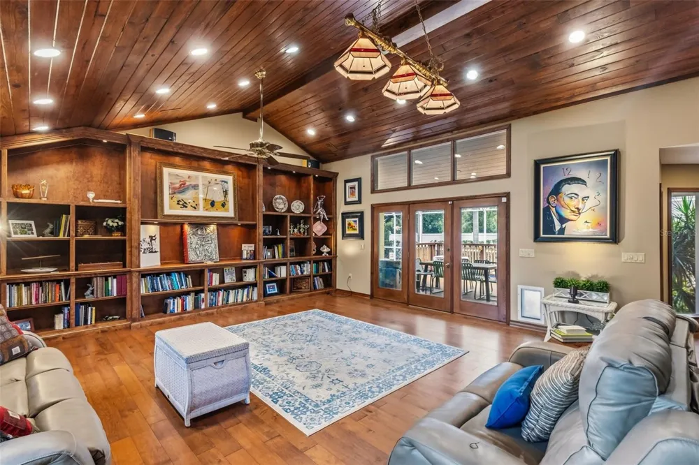 1944 LEVINE LANE Clearwater, FL 33760