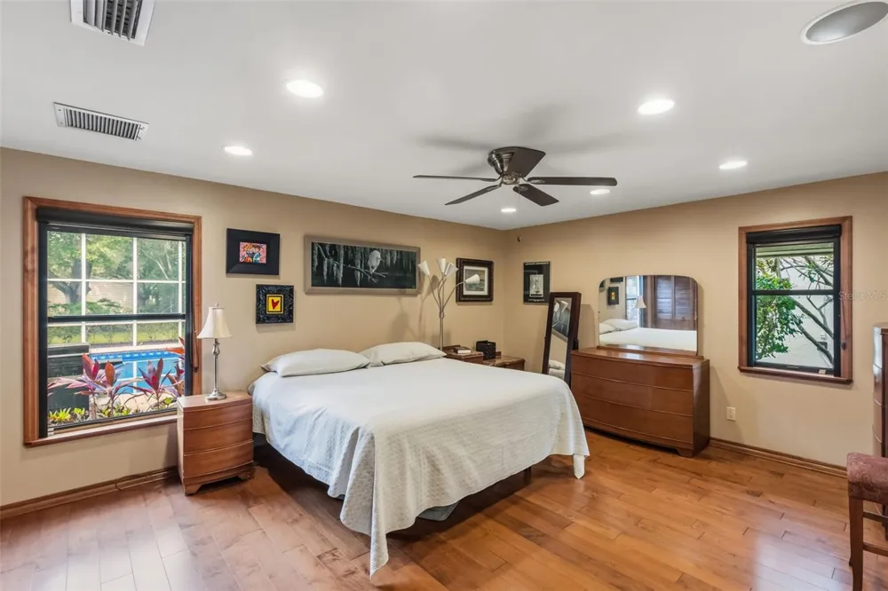 1944 LEVINE LANE Clearwater, FL 33760