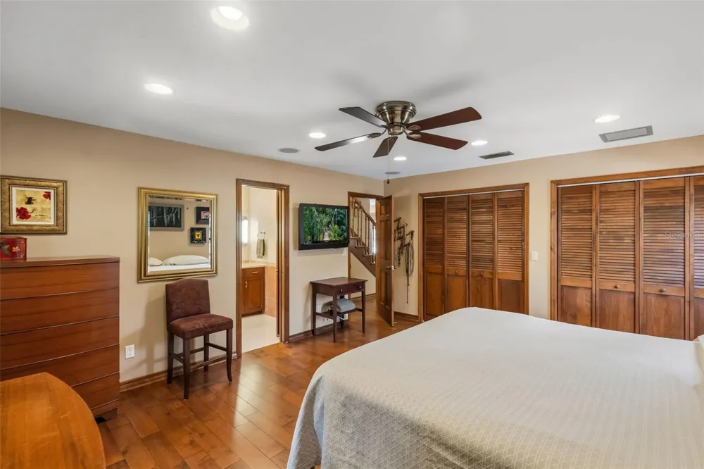 1944 LEVINE LANE Clearwater, FL 33760