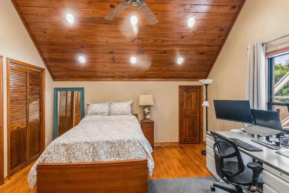 1944 LEVINE LANE Clearwater, FL 33760