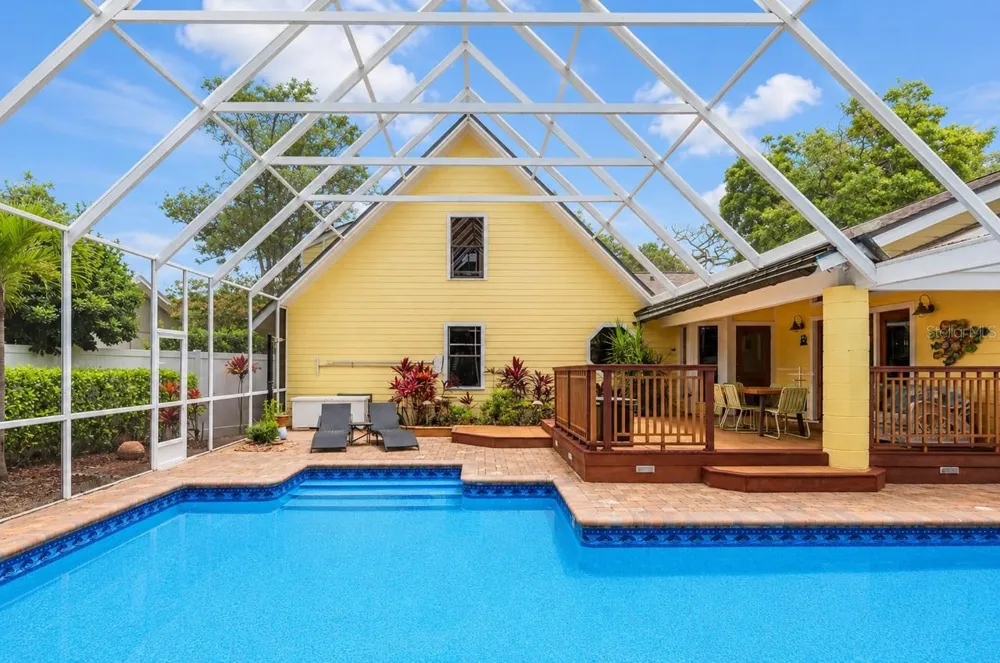 1944 LEVINE LANE Clearwater, FL 33760