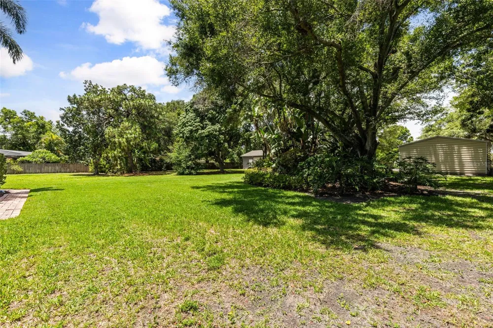 1944 LEVINE LANE Clearwater, FL 33760