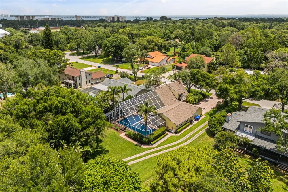 1944 LEVINE LANE Clearwater, FL 33760