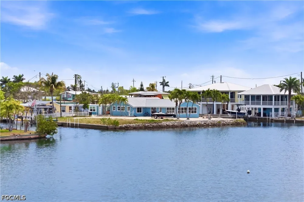 Coco Plum Drive Matlacha, FL 33993