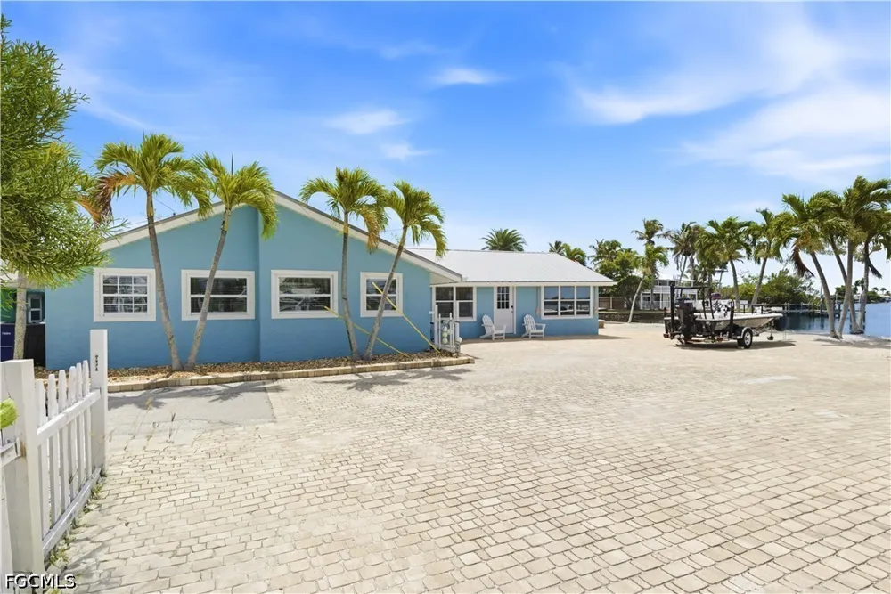 Coco Plum Drive Matlacha, FL 33993