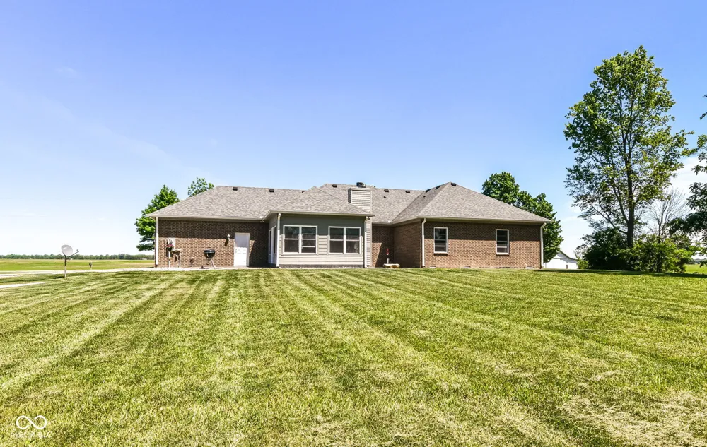 6425 900 W Elwood, IN 46036