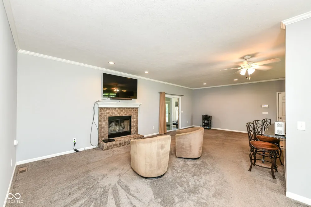 6425 900 W Elwood, IN 46036