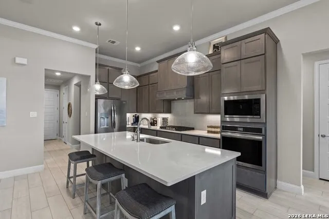 213 Kari Drive Castroville, TX 78009
