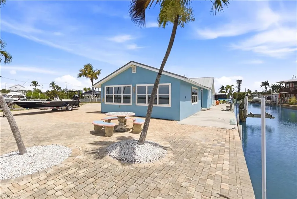 2669 Coco Plum Drive Matlacha, FL 33993