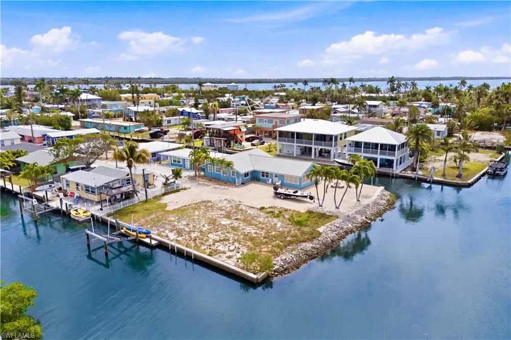 2669 Coco Plum Drive Matlacha, FL 33993