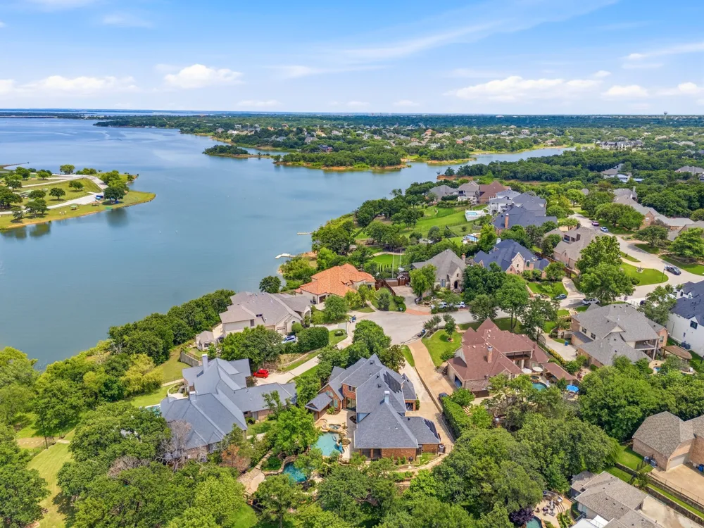 3091 Whispering Oaks Drive Highland Village, TX 75077