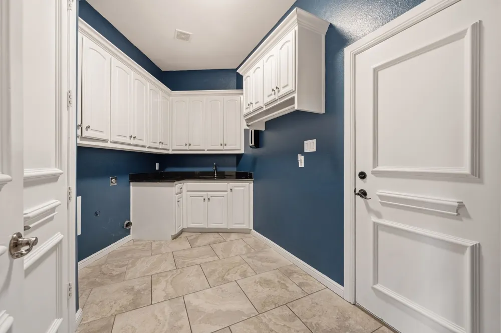 3091 Whispering Oaks Drive Highland Village, TX 75077