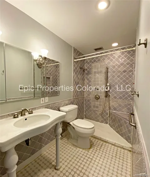 3124 S Wheeling Way #402
