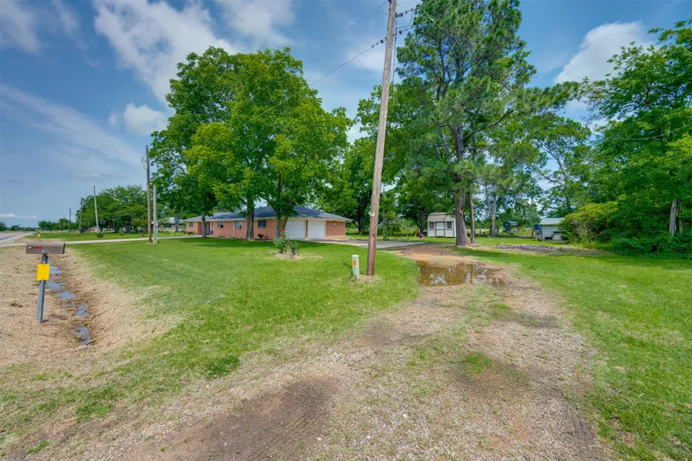 9958 Farm Road 79 Sumner, TX 75486