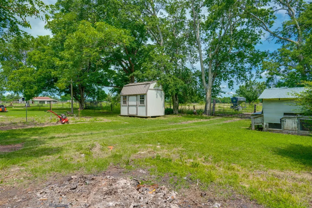 9958 Farm Road 79 Sumner, TX 75486